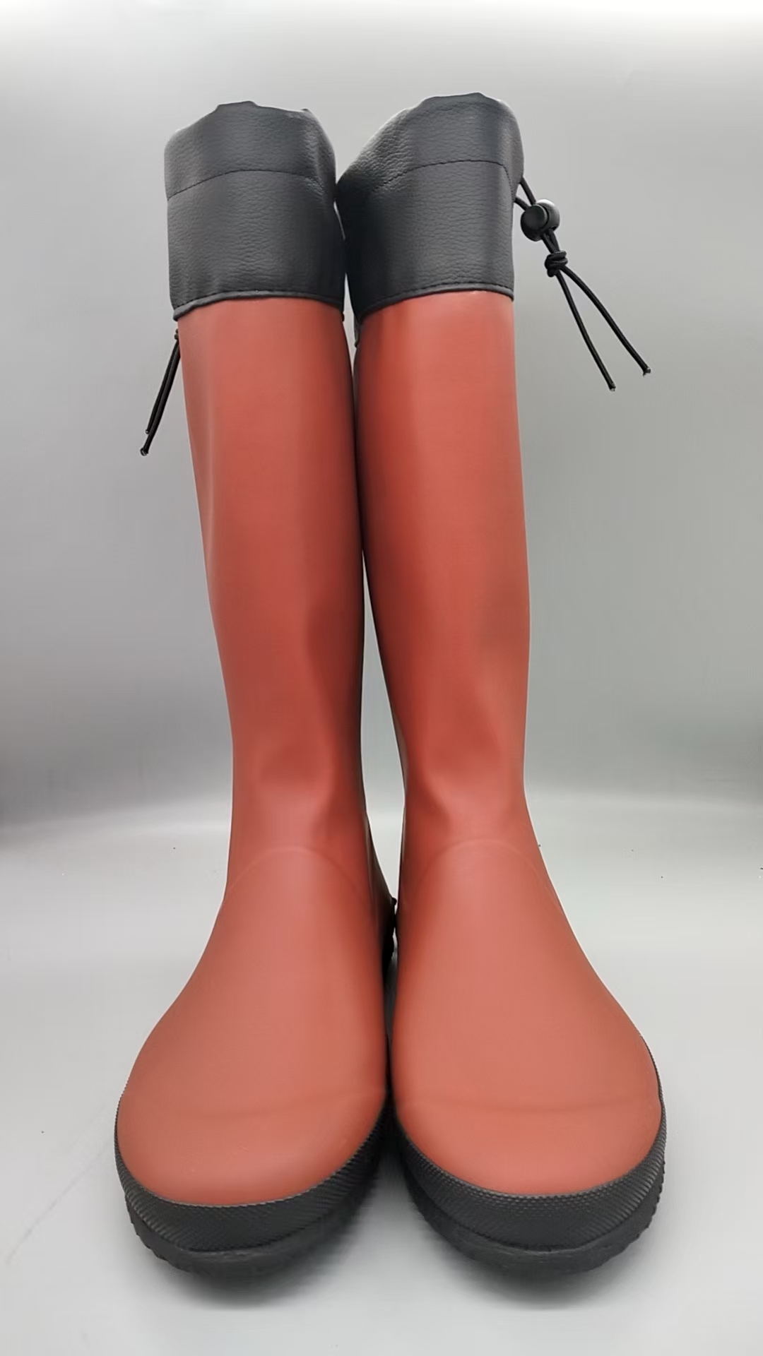 Sepatu bot hujan lateks bergaya untuk wanita